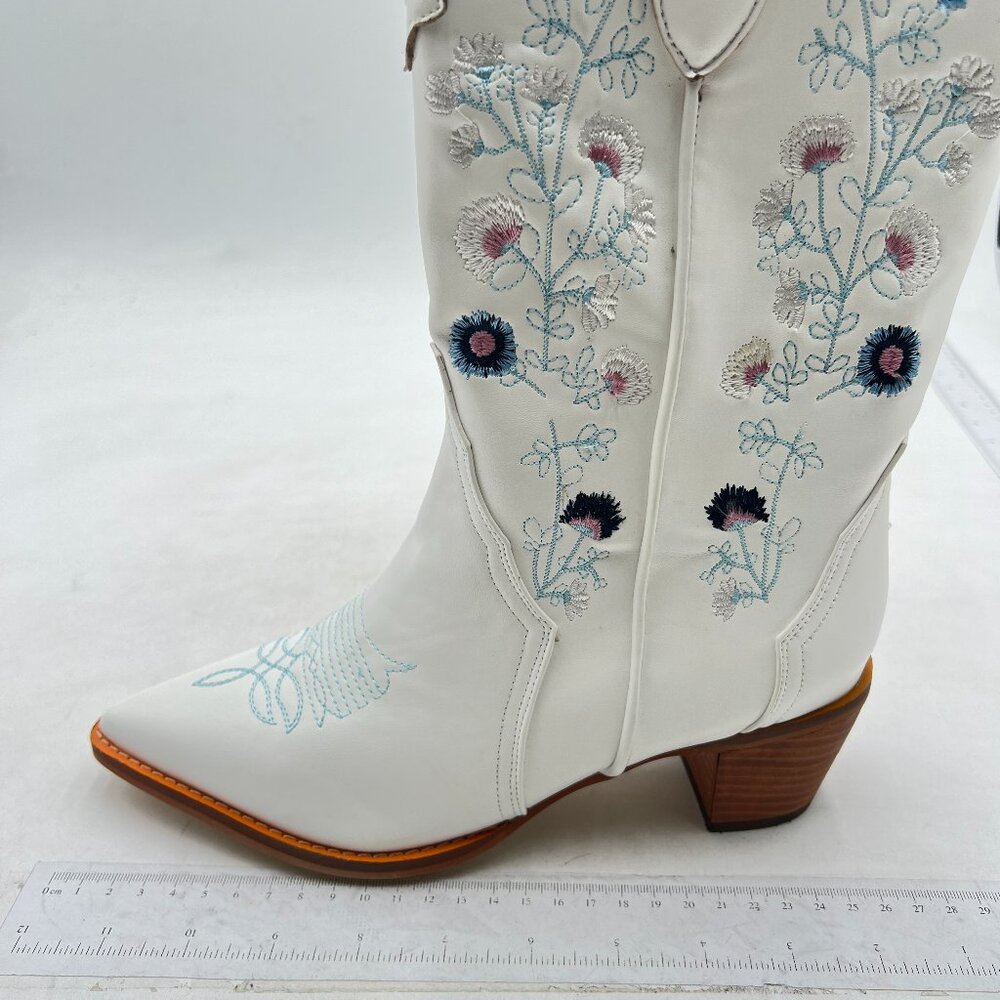 Western Women's Cowboy Cowgirl Boots,Embroidered Round-toe Mid-calf Boots White